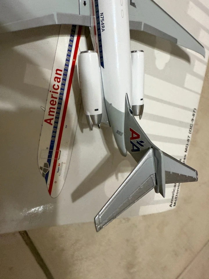American MD-87 / DC-9-87 por JC wings 1:200 sin soporte ¡¡¡Raro!!!! Foto 3 de 4