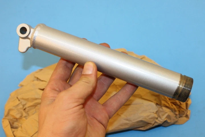 Tubo exterior izquierdo Yamaha DT80 GTMXD GT1 GT80 PARTE # 374-23126-00-35 NUEVO DE STOCK Foto 4 de 4