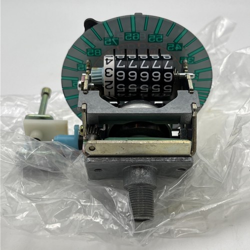 Honda Genuine Tachometer Speedo MPH KMH XL 600 V Transalp 37200-MM9-671 New - Picture 2 of 8