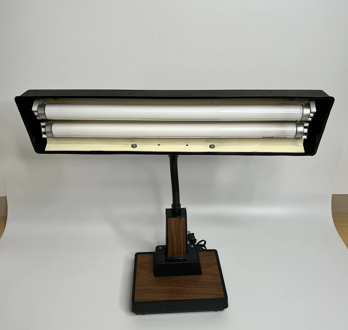 Fluorescent light desk lamp deals