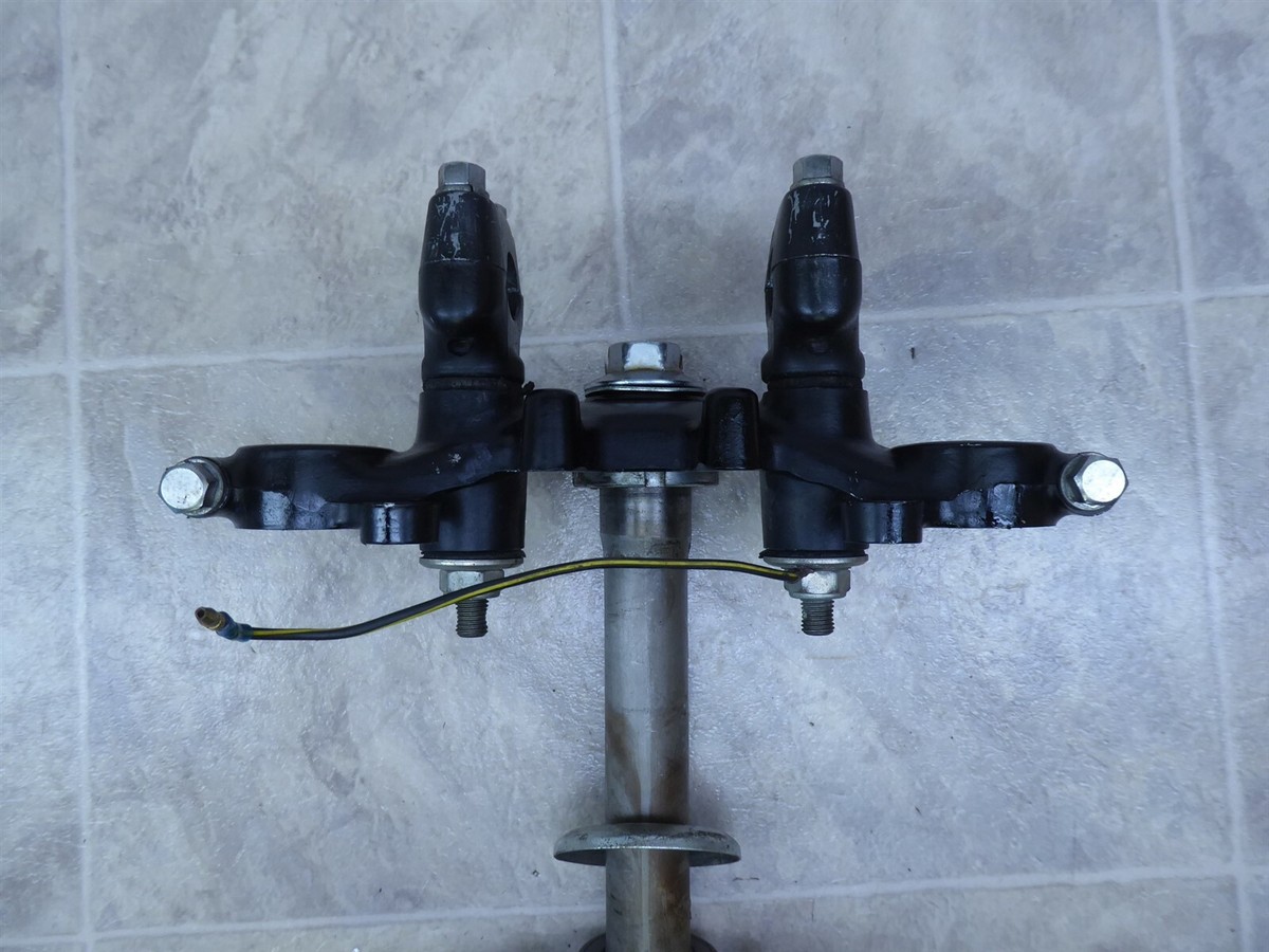 k.さま 1981 Kawasaki KZ305B LTD K735) triple tree steering stem
