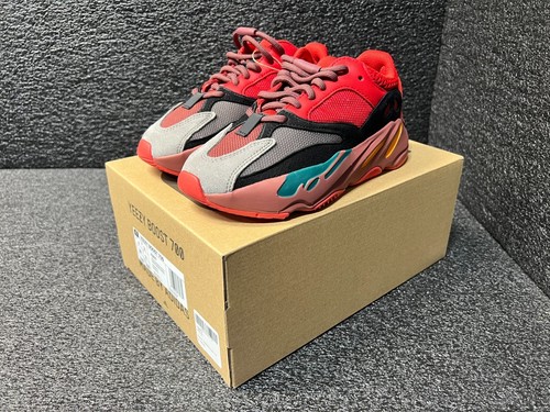yeezy boost 700 size 4