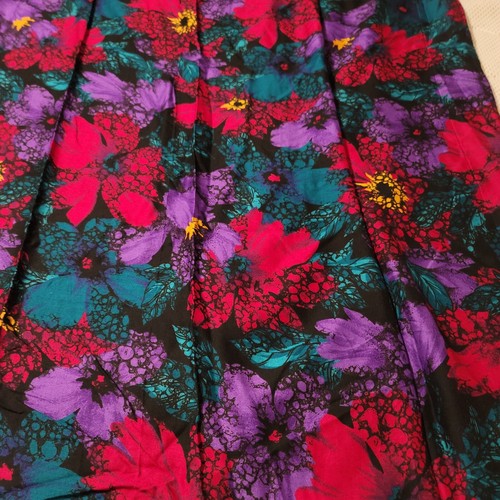 Bright Jersey Floral Print 56 Inch x 70 1.94 Yards Red Yellow Green Black Blue - Picture 3 of 9