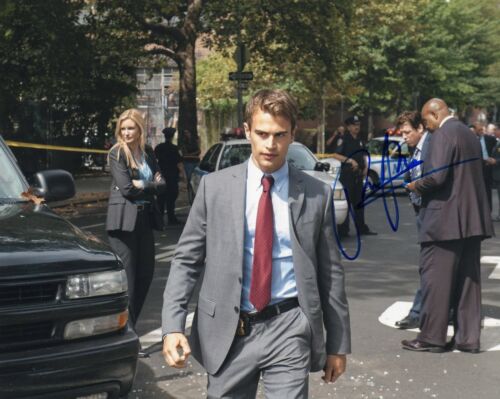 Theo James Signed 8x10 Photo w/COA Divergent Tobias "Four" Eaton