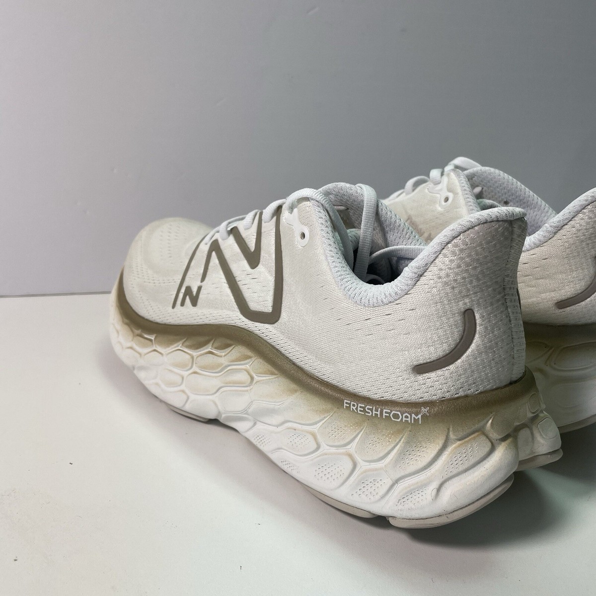 New Balance Fresh Foam シューズ ホワイト/ゴールド Womens 11 WIDE New Balance Fresh Foam X More V4 White Gold