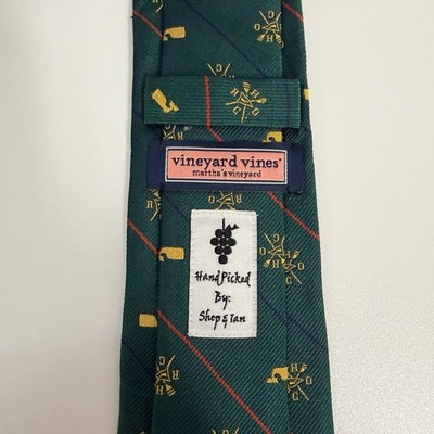 Vineyard Vines Men's Recent Tie Rugby Crest Whale Green Silk 2.5 (W) x 58.5'' (L)