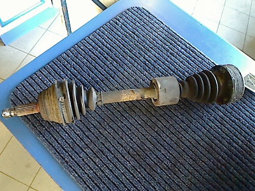 Antriebswelle Links Vorne AYP SB VW Passat 1.6 Turbo 59 KW 80 PS 124820 Km