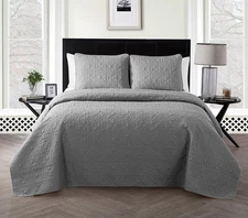 VCNY Home Caroline Embossed 3-Piece King Quilt Set, Gray