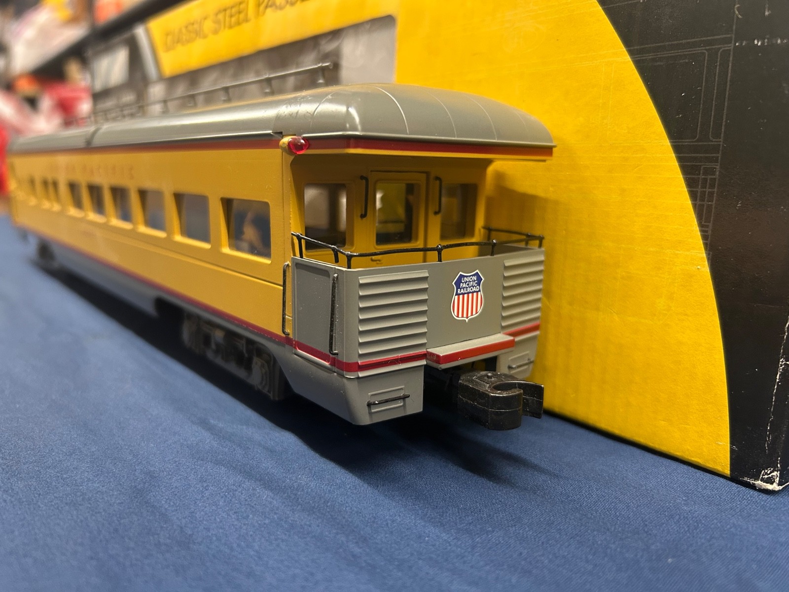 K-line Aluminum Union Pacific “Arden” 18” Business Passenger Car K4690-20001