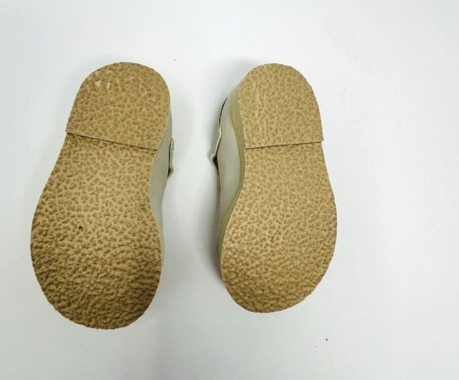 Zapatos de bebé Baby Gap Mary Janes con correa de gancho y bucle talla 3 en caja original Foto 3 de 4