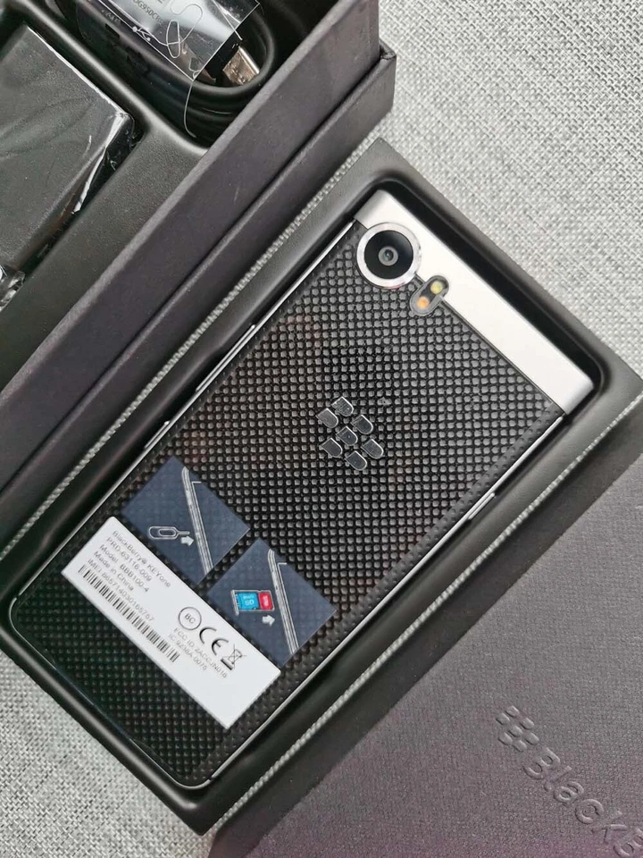 Brand New BlackBerry Keyone (BBB100-4) Unlocked 4G Android 64GB 12MP Smartphone - Image 4 of 4