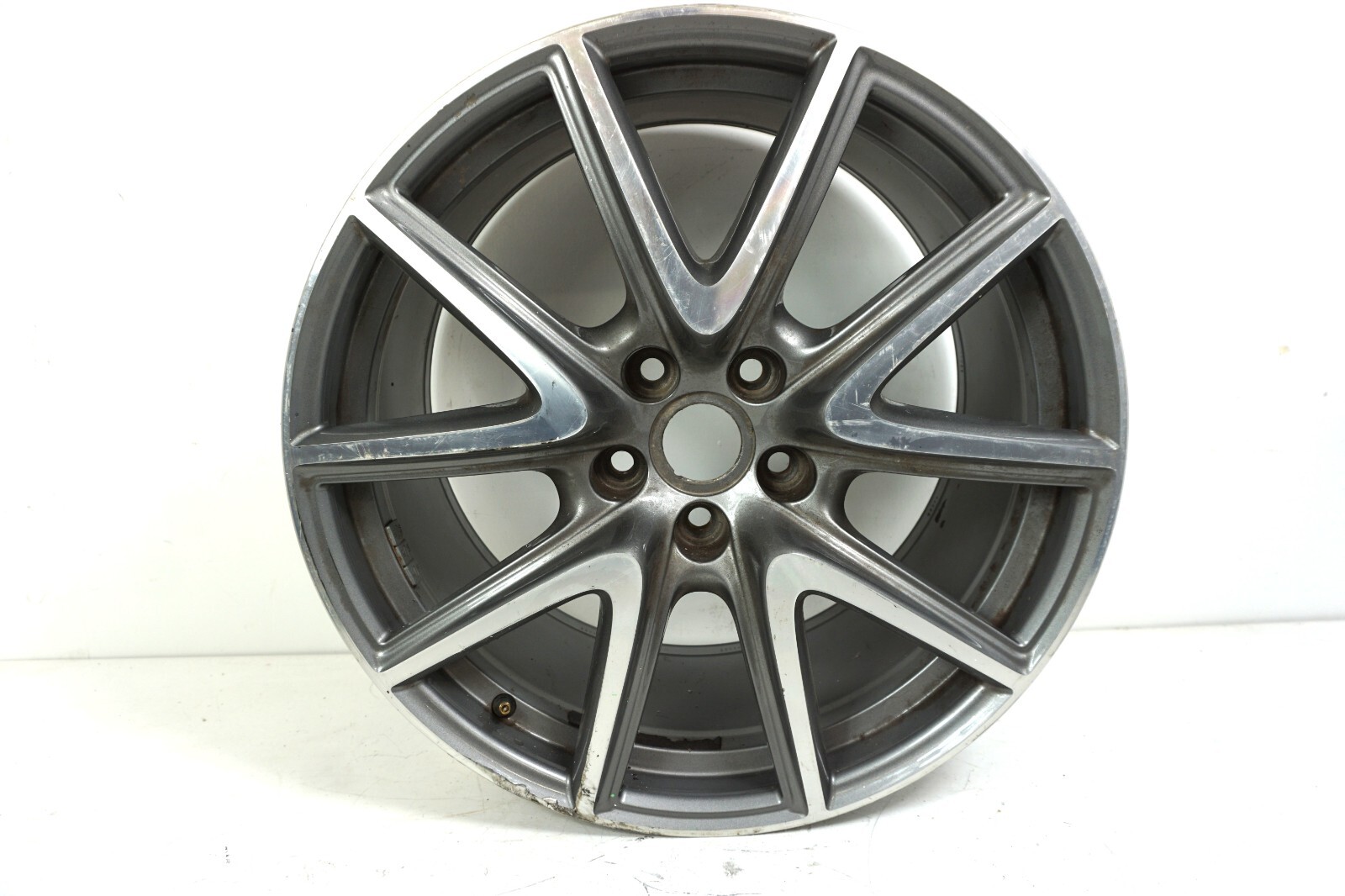 OEM 2006-2016 Aston Martin V8 Vantage 19x10 Rear Machined Wheel Rim BG331007WA