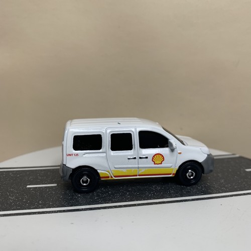 Renault Kangoo Shell 2022 Matchbox 30/100 furgoneta de servicio de gasolina blanca/amarilla/roja casi nueva - Imagen 7 de 13