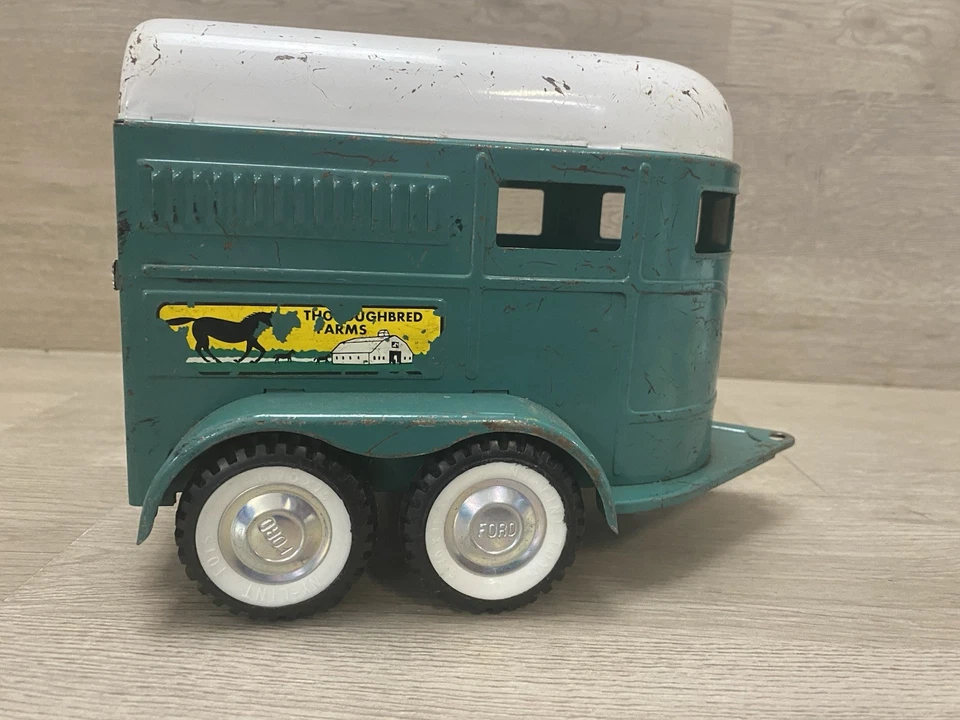 Vintage Nylint Horse Trailer Toy - Thoroughbred Farms - Tin Litho - Image 2 of 4