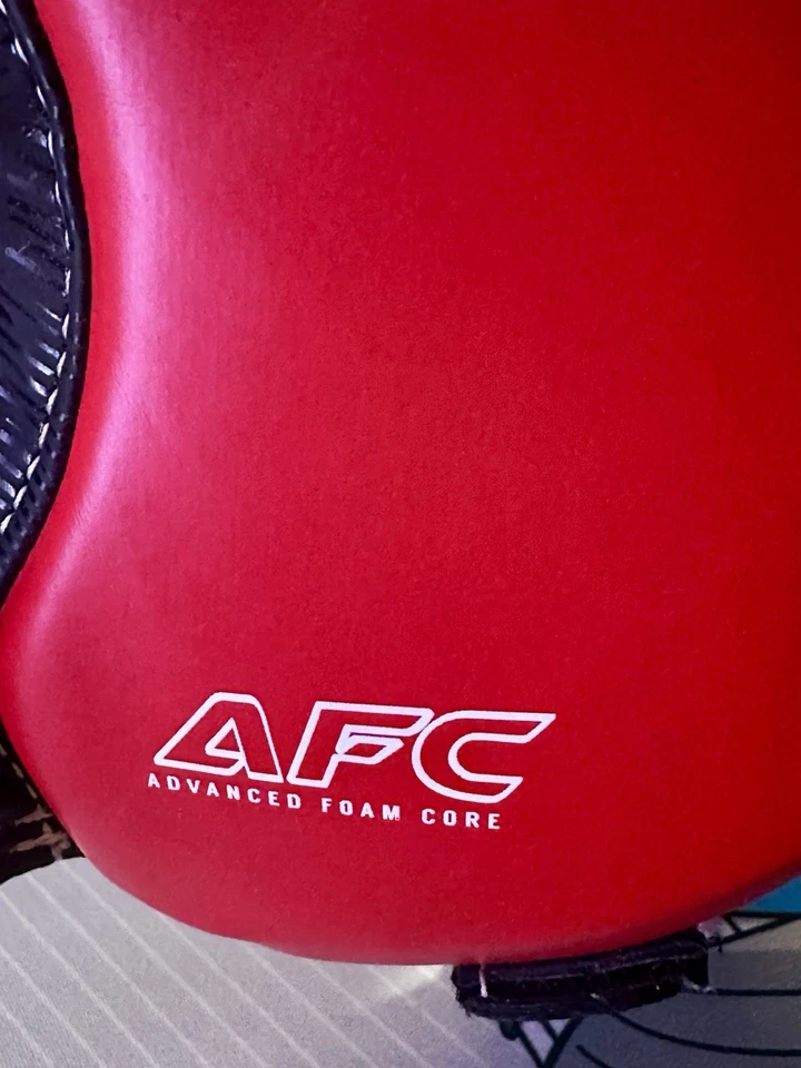 Century Sparring Head Gear Talla Adulto L/XL Rojo MMA Taekwondo Muy Boxeo Tailandés Foto 4 de 4