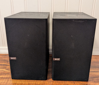 KEF Q300 Bookshelf Speakers Pair Black Oak Uni-Q Coaxial 8 Ohm 120W Hi-Fi Audio