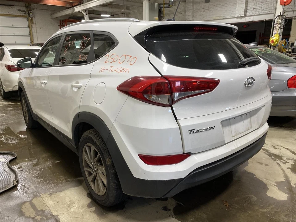TRUNK LID Hyundai Tucson 2016 16 2017 17 2018 18 White 1385854 Foto 4 de 4