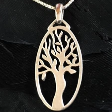 LOVELY ESTATE STERLING SILVER PIERCED CUTOUT TREE OF LIFE 18” LONG NECKLACE