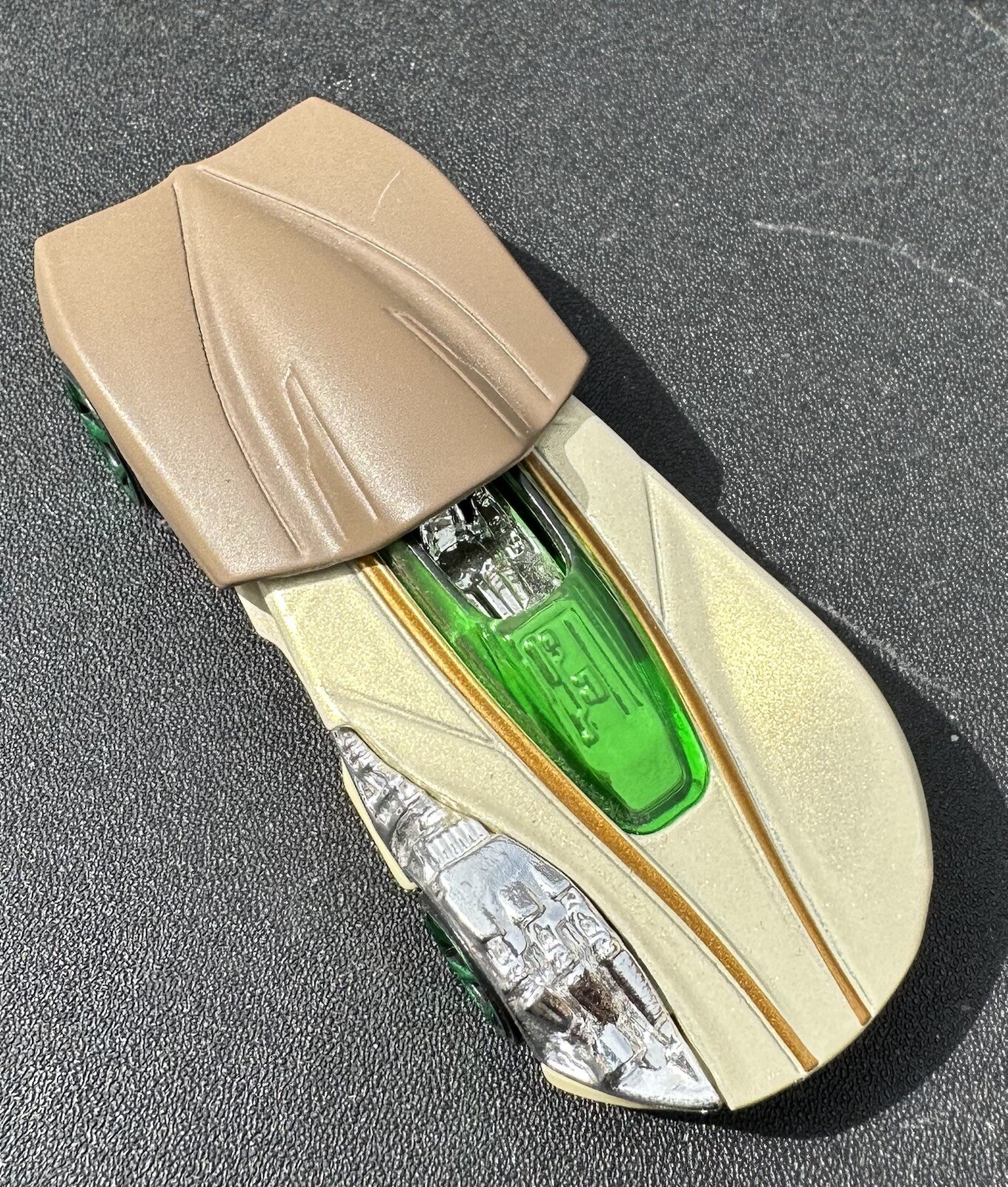 Picture 3 of 9