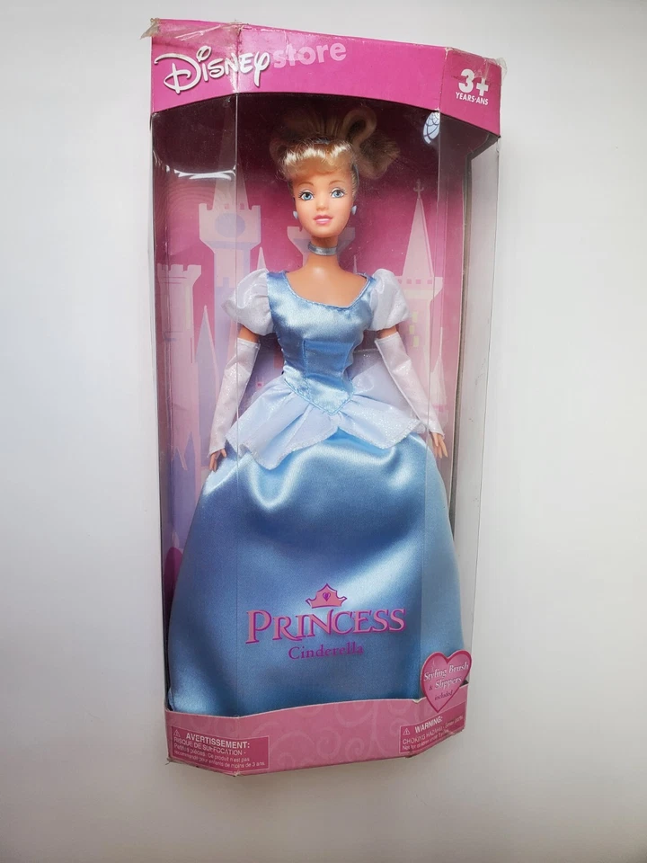 MUÑECA PRINCESA CENICIENTA EXCLUSIVA DE DISNEY STORE de colección nueva en caja - Cepillo y zapatillas Foto 2 de 4