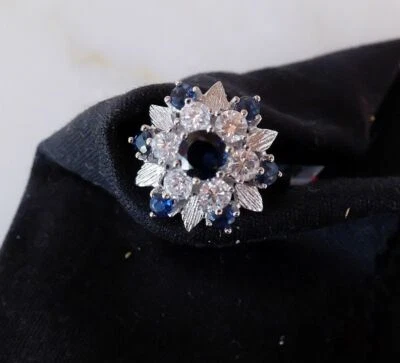 18ct Weissgoldring Rosettenring Brillantrosette Saphire Brillanten 0,6 ct Gr55 - Bild 1 von 4