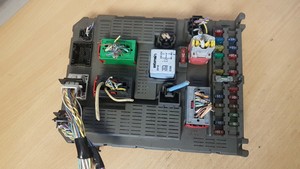 PEUGEOT 807, CITREON C8 2.2 HDI FUSE BOX BSI CONTROL UNIT MODULE