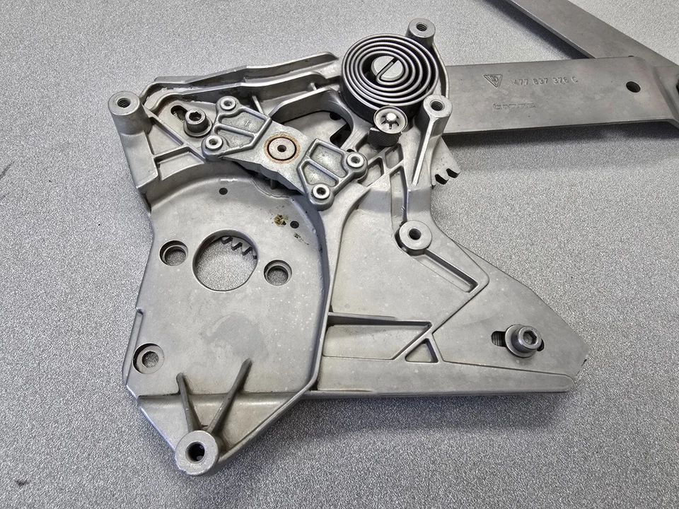 MUY BONITO REGULADOR VENTANA PUERTA PASAJEROS ORIGINAL PORSCHE 924 924S 944 NLA Foto 3 de 4