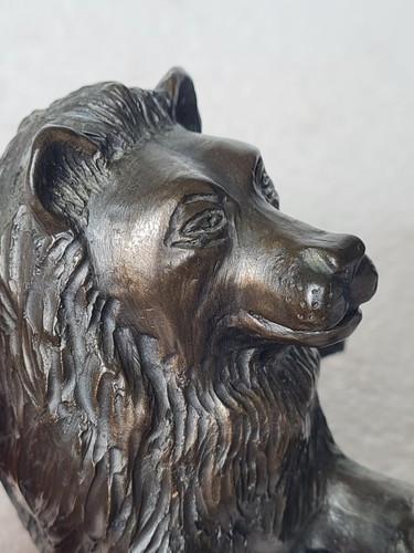 M. Dutton Lion Sculpture - Bronze Effect - Picture 7 of 18