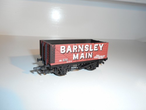 Bachmann 33-101A, 7 Plank Barnsley Main. Very good condition. OO Scale. Boxed - Picture 3 of 11