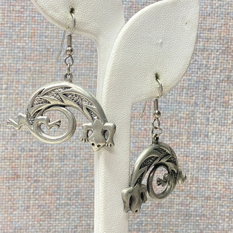 Винтажные оловянные серьги-гекконы с ящерицей серебристые висячие старые деньги капсула природа - Изображение 2 из 4