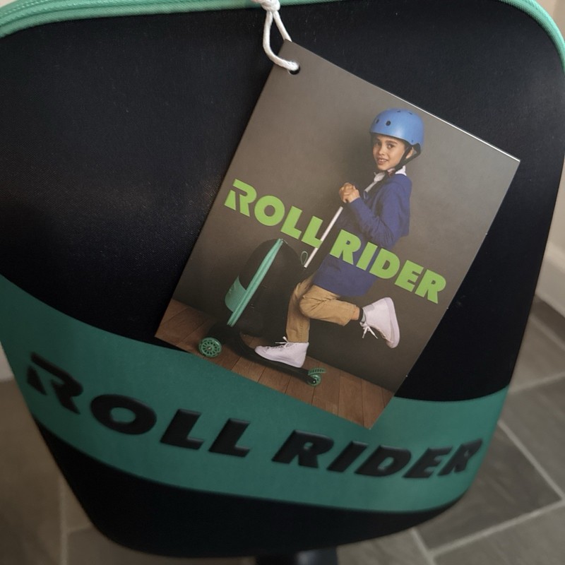 New with Tags Roll Rider Scooter Luggage with Wheels Teal And Black Cup Holder