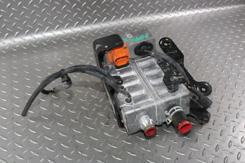 16-19 Volt OEM Factory Electronic 1.5L Coolant Cabin Air Heater Assembly OE WTY - Image 2 of 4