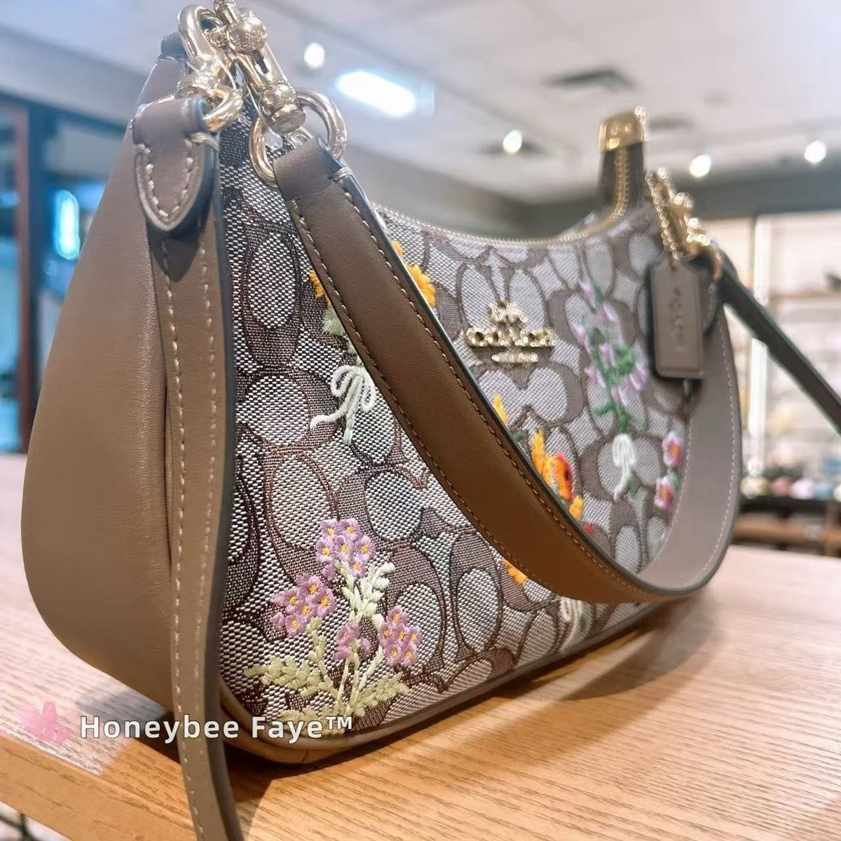 NWT COACH Teri Shoulder Bag In Signature Jacquard With Floral