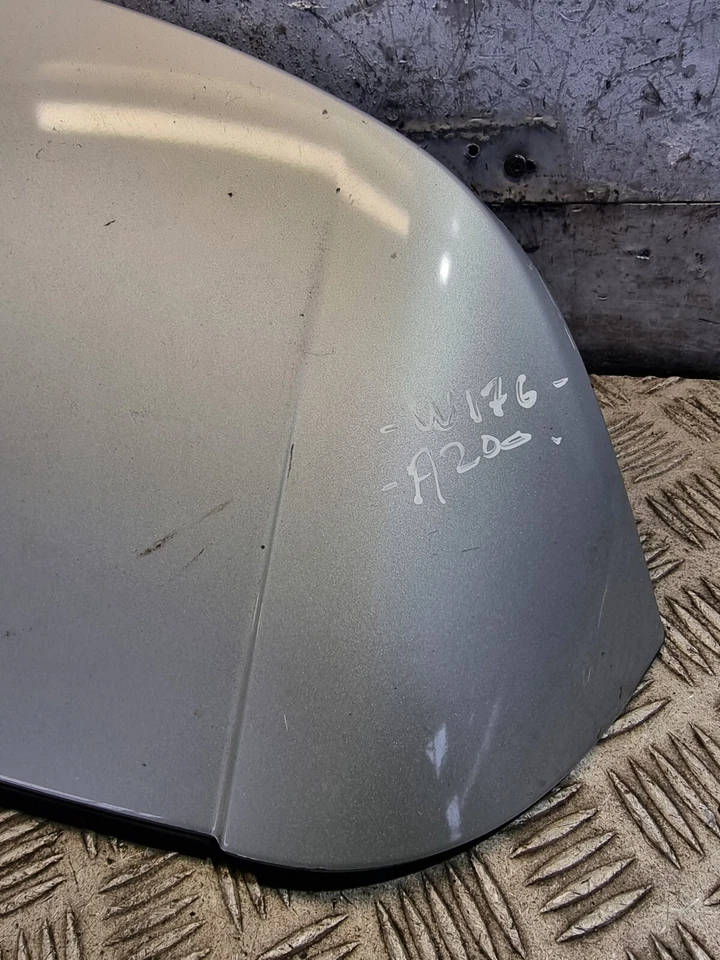 ALERÓN PUERTA TRASERA MERCEDES A200 2,1 L DIÉSEL AUTOMÁTICO W176 TECHO TRASERO 2015 ALERÓN Foto 3 de 4