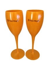 VEUVE CLICQUOT YELLOW POLYCARB CHAMPAGNE HOT TUB POOLSIDE FLUTES NEW UNBOXED X 2