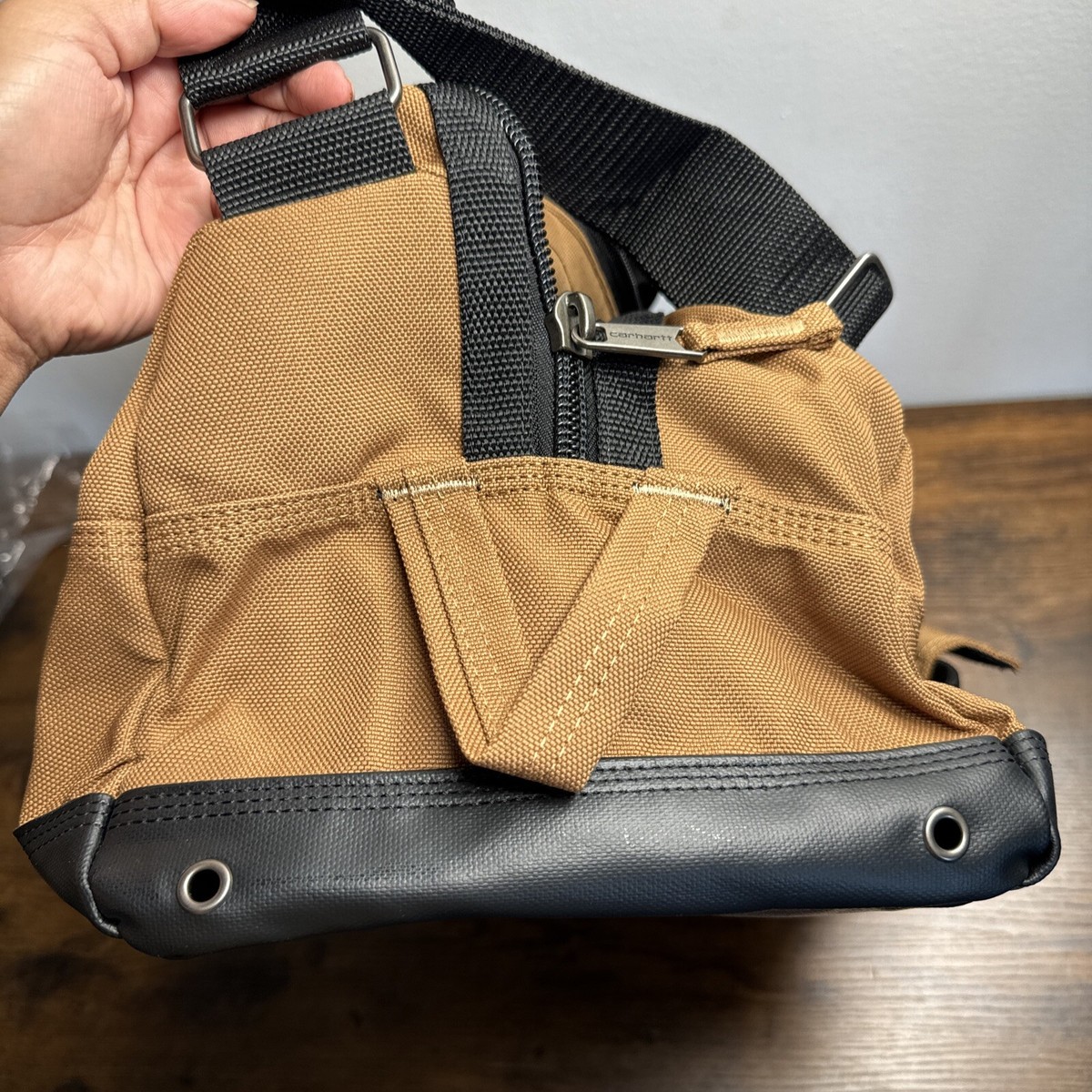 Carhartt Essential Classic Duffel, Heavy-Duty Gear Bag 35L