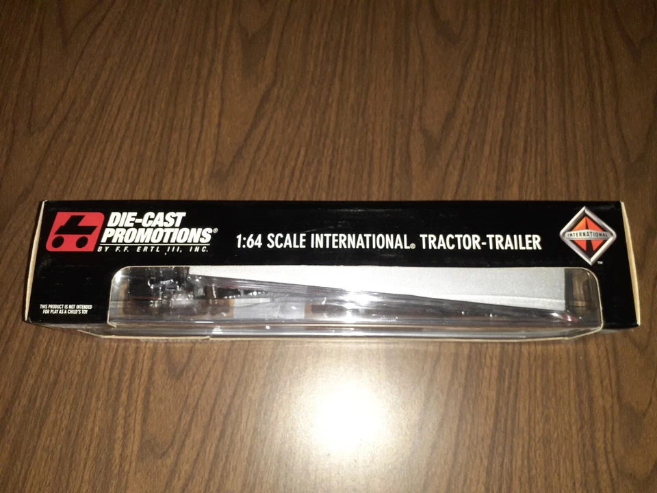 DCP 30148 Studebaker International 9100i Van Trailer 1/64 - Image 4 of 4