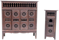 * 2 TRES BEAUX MEUBLES ANCIENS BRETON LIT CLOS ET PENDERIE POUR POUPEE