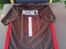 Darnell Mooney Autographed XL Custom Atlanta Falcons Jersey-Beckett Witnessed