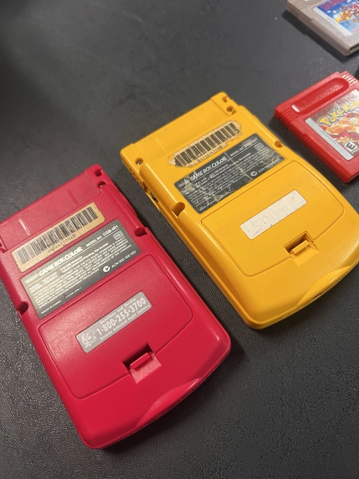 Pacote com 2 cores Game Boy e Pokémon Red incluídos e mais 4 jogos - Imagem 3 de 4