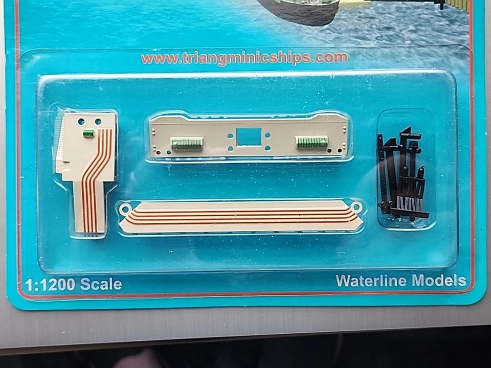 Tri-ang Minic Ships S854 Tanker Wharf Set 1/1200 Diecast Harbour Accessories New - Image 3 of 4