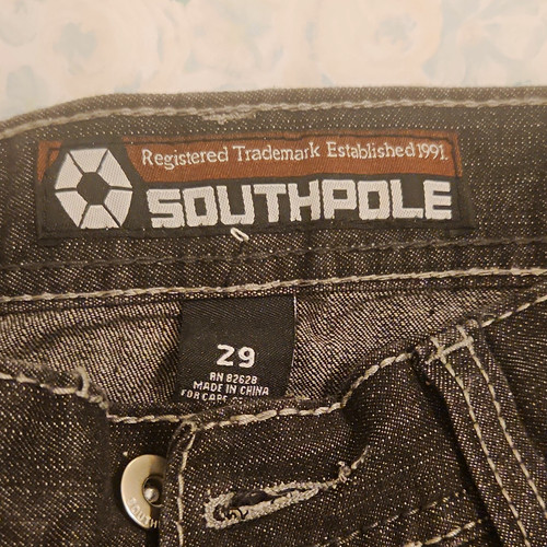 Southpole Men's Black Dark Wash Denim Straight Jeans Regular Fit 5-Pocket Logo
