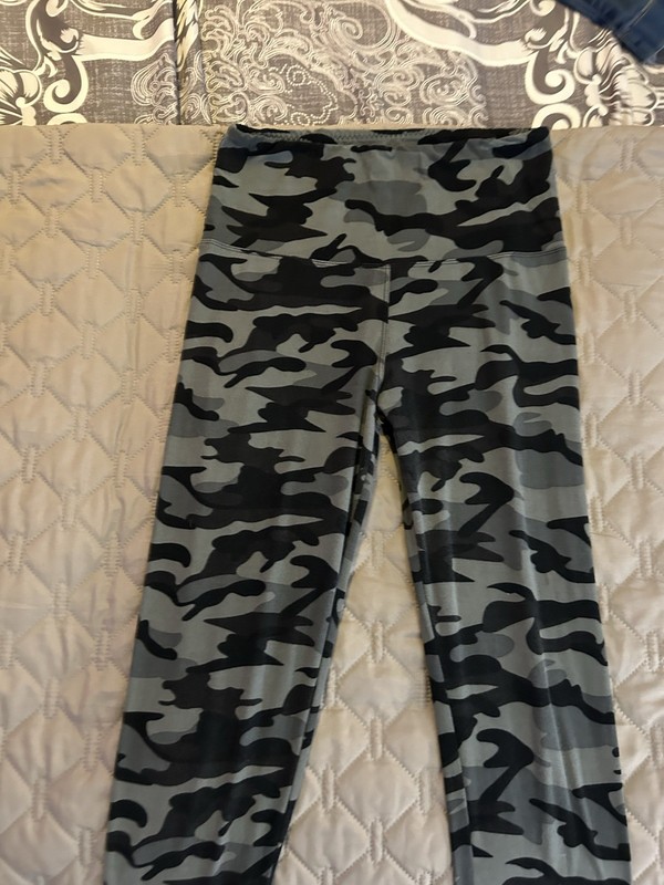 Women's Juniors S Gray Black Camouflage Ankle Leggings Stretch Pants