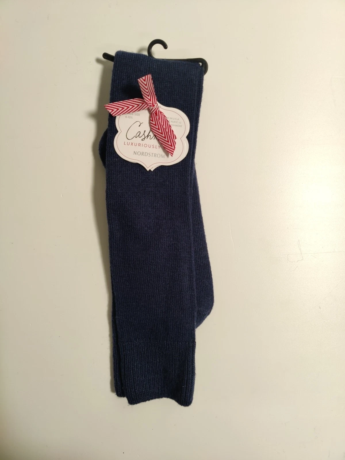 Nordstrom-Woman's socks-blue -cashmere blend-NEW WITHOUT TAGS-Made in USA**N16**