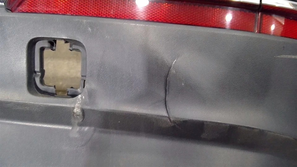 2019-2021 VOLKSWAGEN TIGUAN REAR BUMPER COVER OEM 5NN807521G  - Image 2 of 4