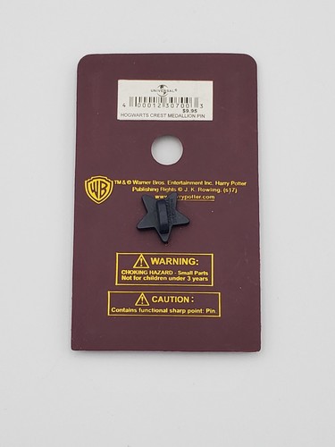 Spilla medaglione Wizarding World of Harry Potter HOGWARTS CREST Universal Studios - Foto 2 di 2