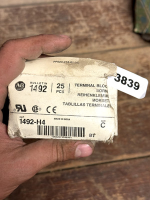 Allen-Bradley 1492-H4 Terminal Blocks/ Pack of 25