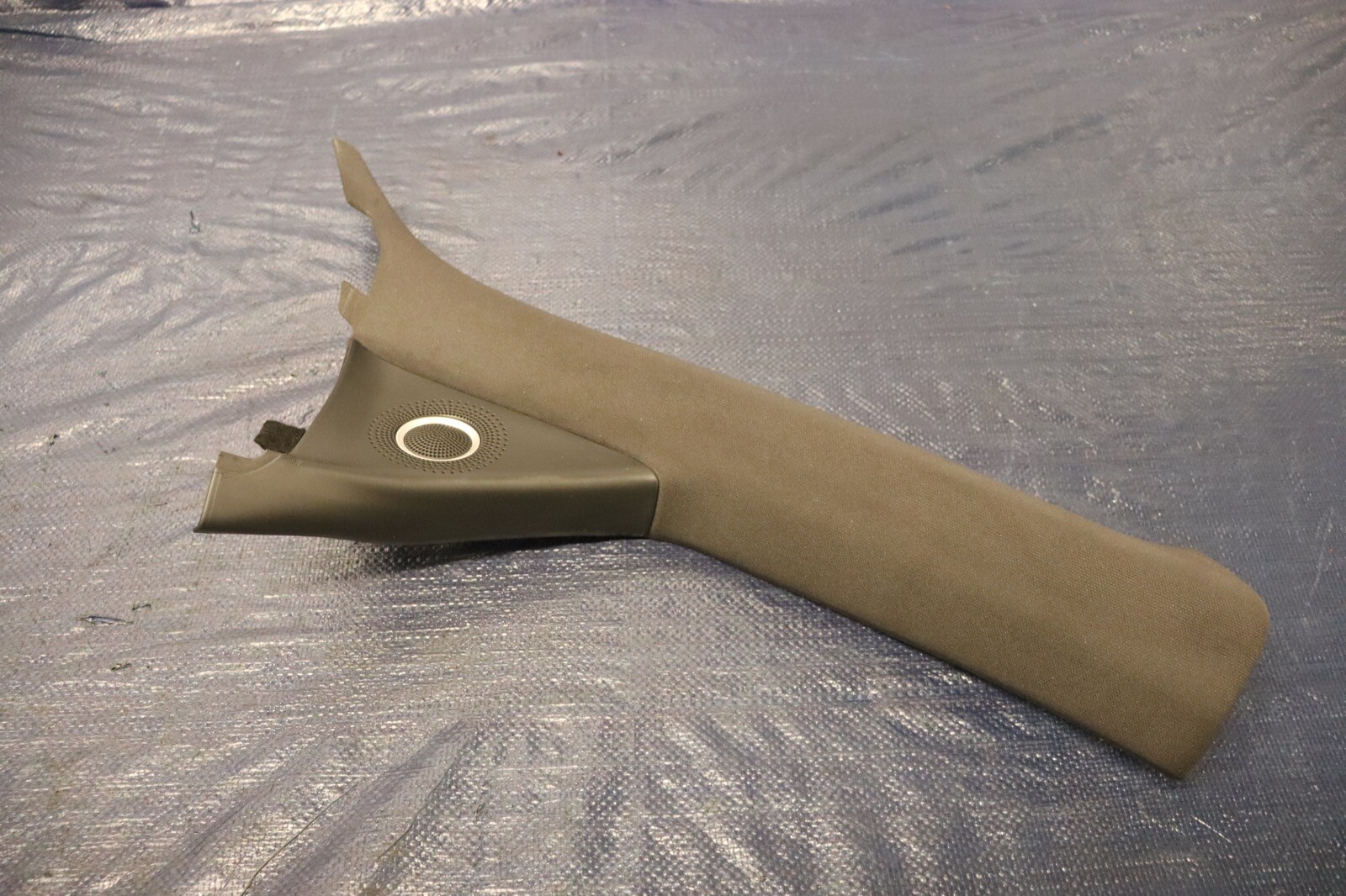 2012 AUDI R8 5.2 QUATTRO SPYDER V10 OEM LH/RH WINDSHIELD PILLAR TRIMS #1256