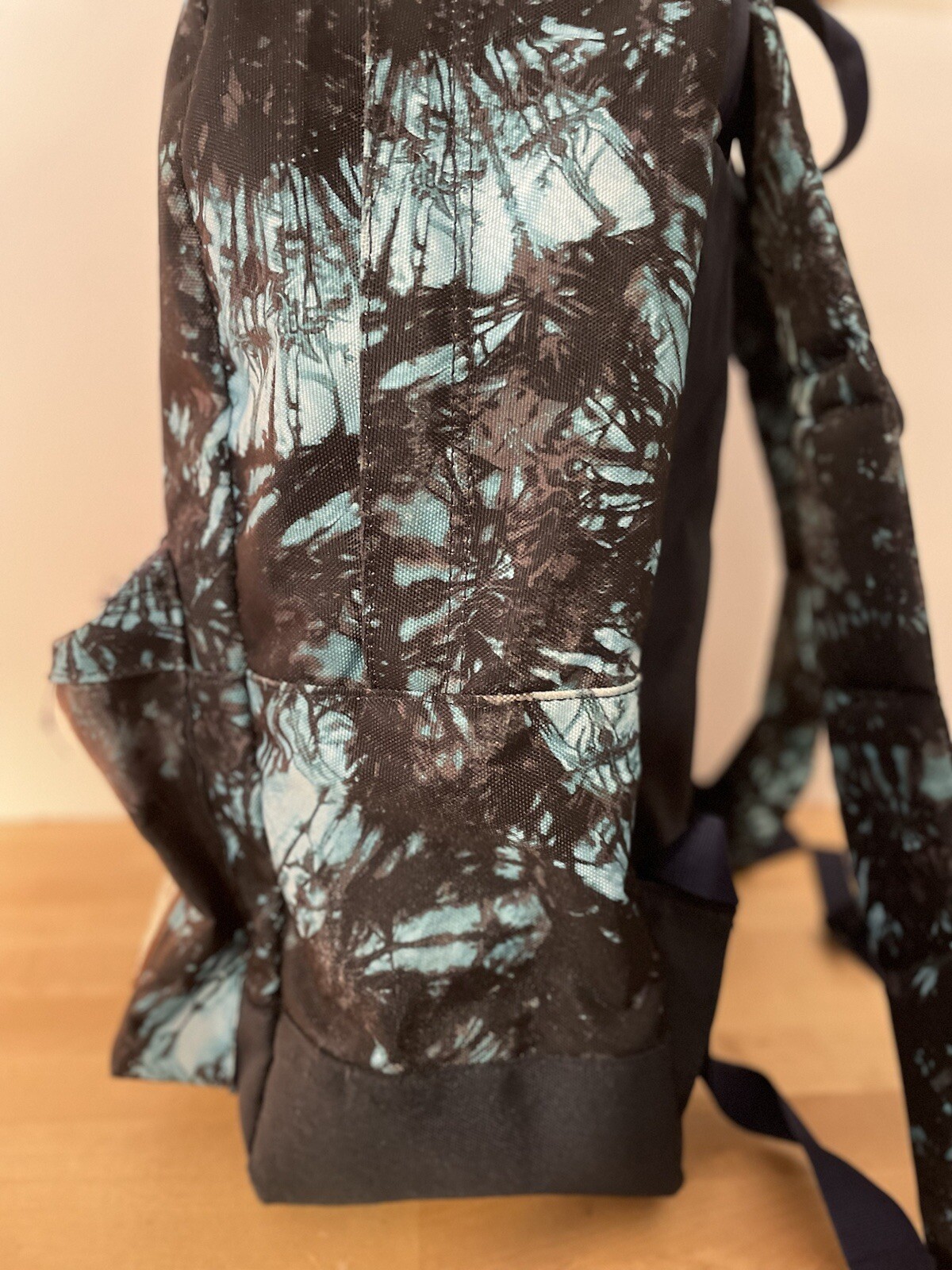 Burton Tie Dye Kettle 20L Backpack - image 3