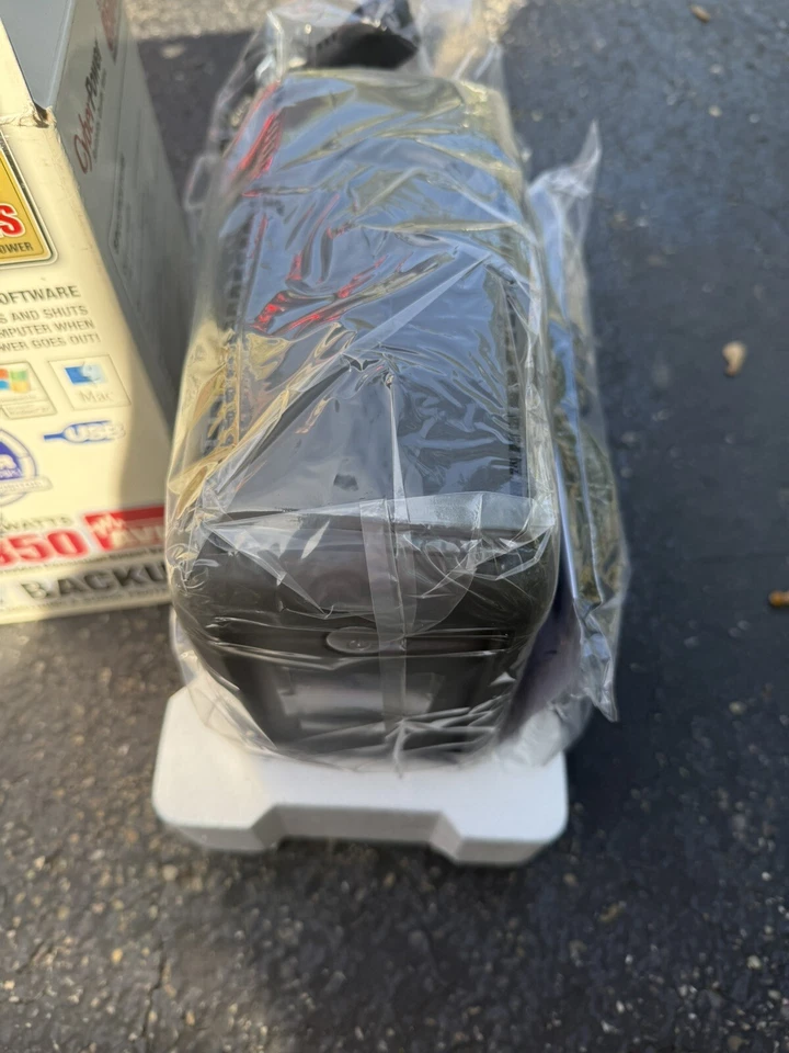 CyberPower CP1000AVRLCD 120V 600W Desktop/Freestanding UPS - Image 3 of 4